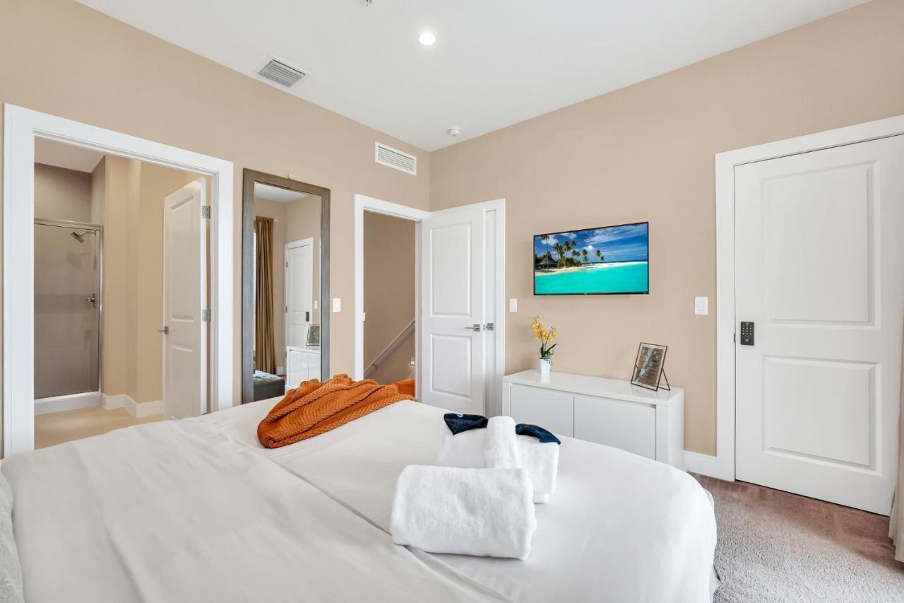 Luxury Villa Less Than A Mile From Disneyworld -Bonus Elevator- أورلاندو المظهر الخارجي الصورة